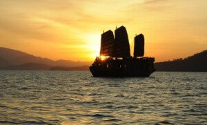 emperor-cruises-boat-nha-trang