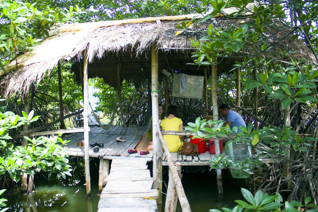 thatched-huts-at-stork-lake-nha-trnag